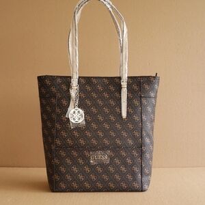 NEW GUESS Logo Purse